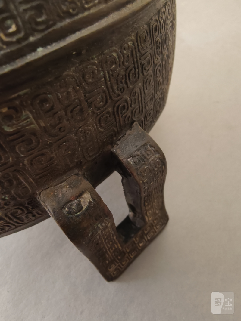 Three-legged bronze food vessel "ding" type - 图17